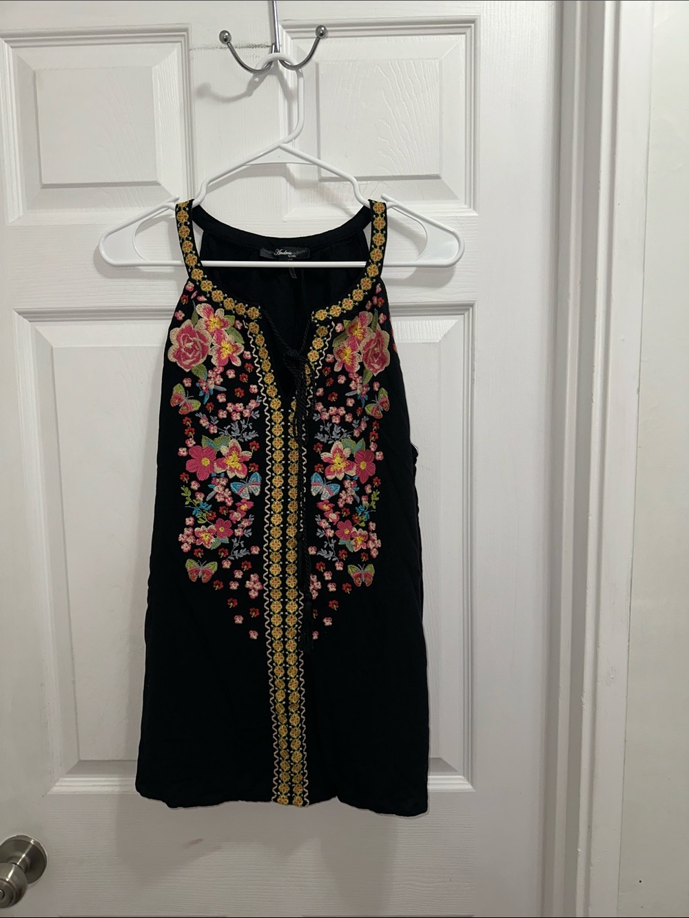 Andrée by Unit Black Women's Top with Elastic Neck